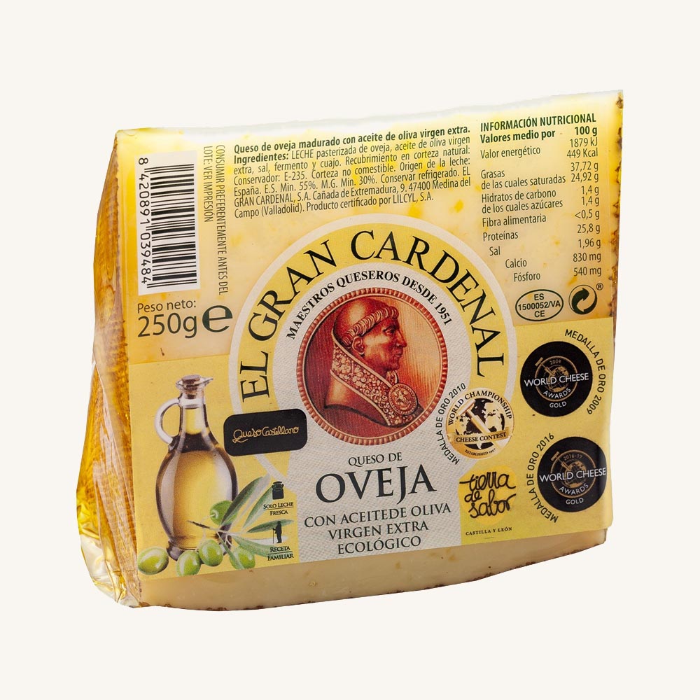 El Gran Cardenal sheep cheese cured with olive oil, wedge